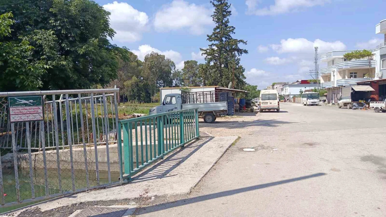 Adanada satırlı kavga: 1 ölü, 2 yaralı