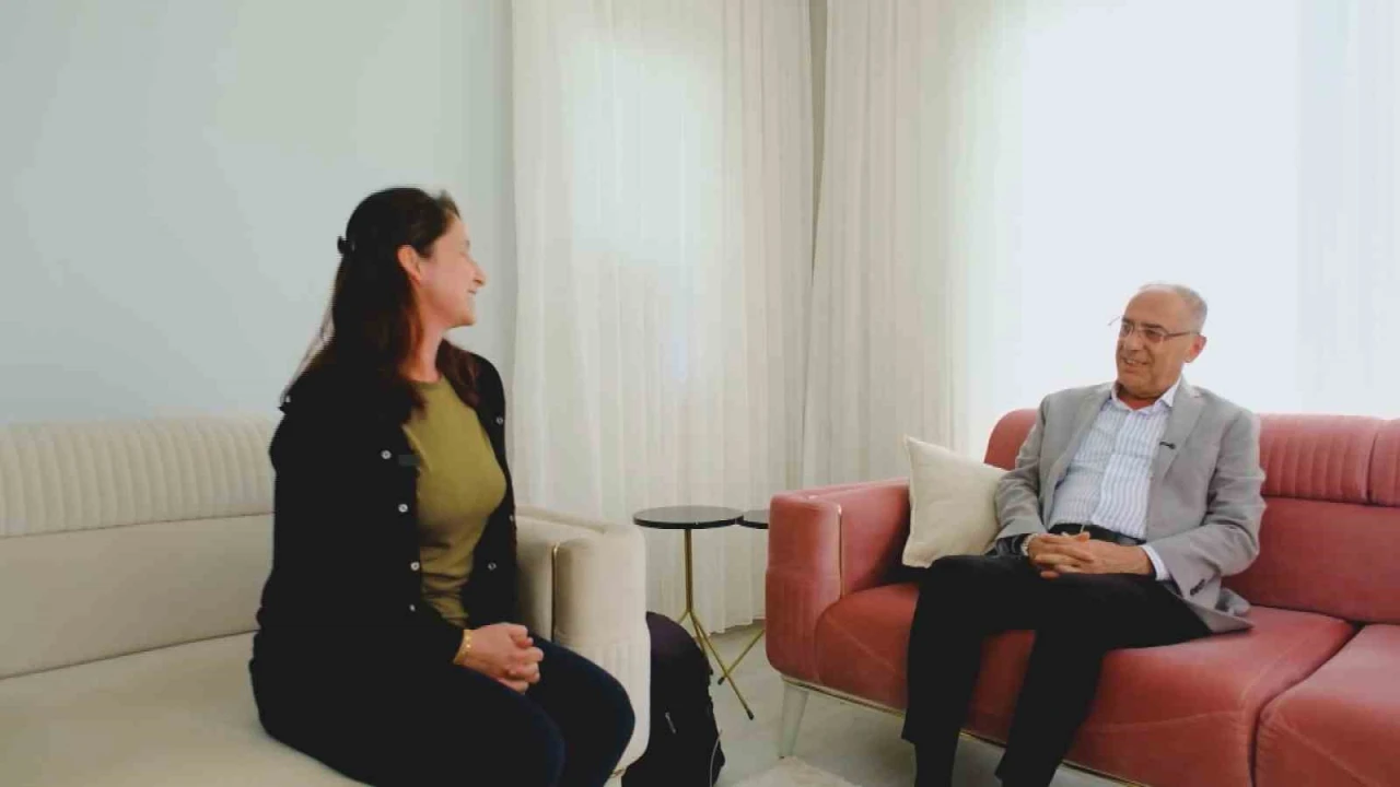 Afetzede aile Antakya Belediyesinin Yerinde Dönüşüm Projesiyle yeni yuvasına kavuştu