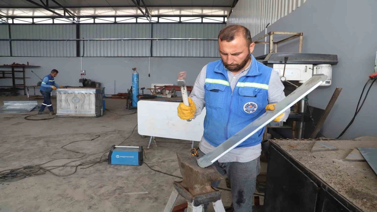 Akdenizde eski konteynerler yenilenerek hizmete kazandırılıyor