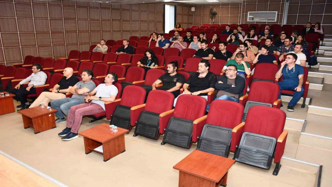 Alanyada robotik cerrahi alanında simülasyon eğitimi verildi