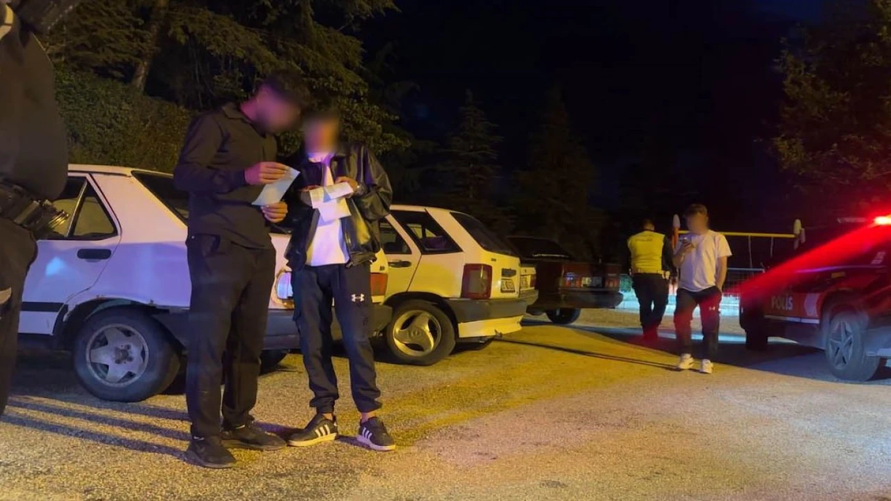 Alkollü sürücü dur ihtarına uymayarak kaçtı, yakalanınca da cezaları hesaplama derdine düştü