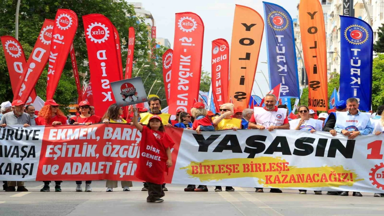 Antalyada 1 Mayıs coşkusu