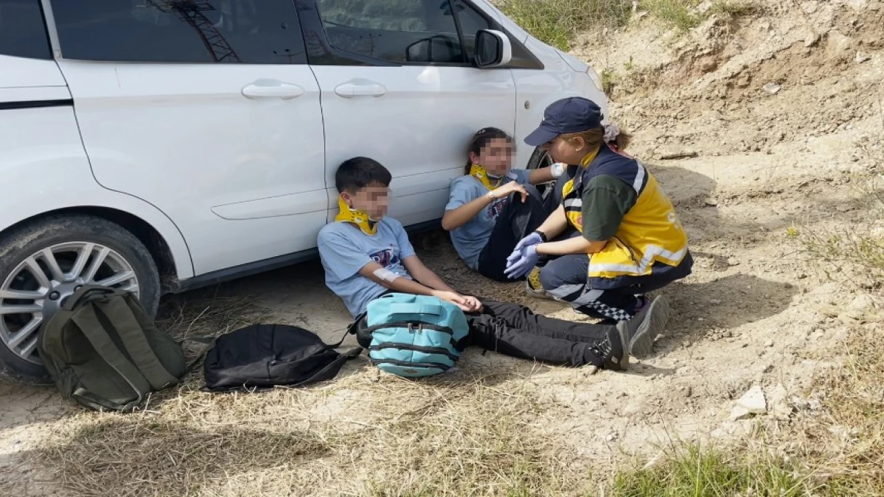 Antalyada okul servisi şarampole devrildi: 6 öğrenci yaralı