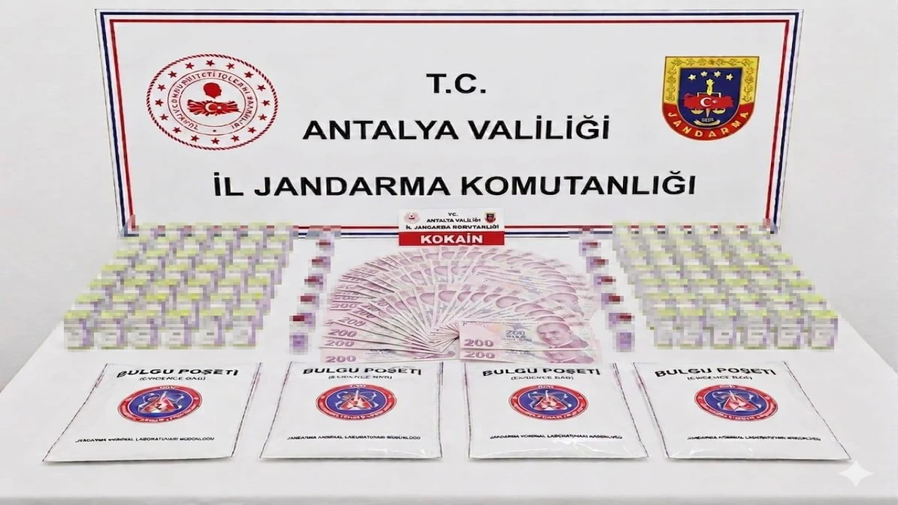 Antalyada turistlere uyuşturucu satan 15 kişi tutuklandı