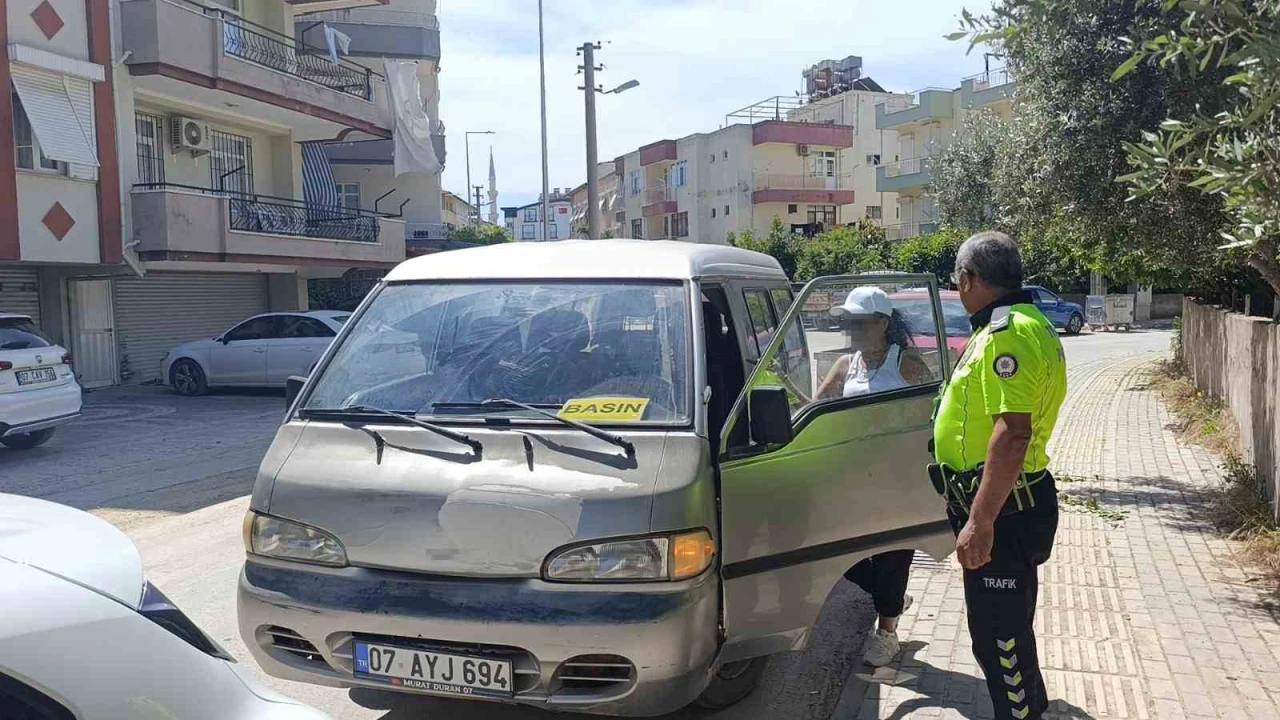 Aracın camına Basın yazdı, evrakta sahtecilikten işlem yapıldı