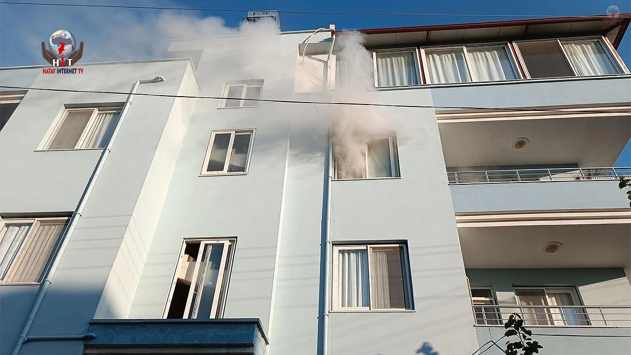 Arsuzda apartman dairesinden alevler yükseldi