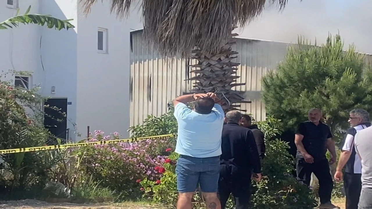Ayakta durmakta güçlük çekti, deposunun yanışını gözyaşlarıyla izledi