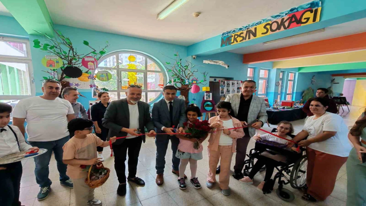 Aynı gökyüzünün farklı yıldızlarıyız sergisi büyük beğeni topladı