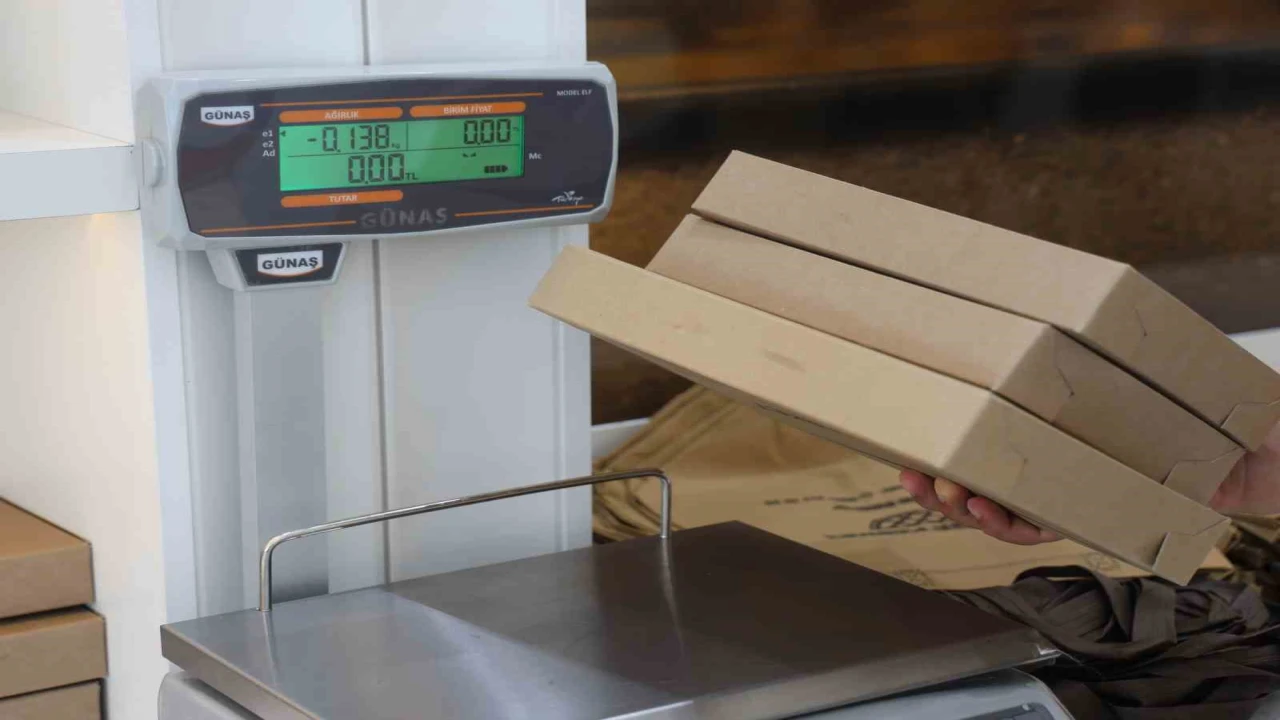Baklava alırken kutuya para ödememek isteyenlere ‘Dara uyarısı