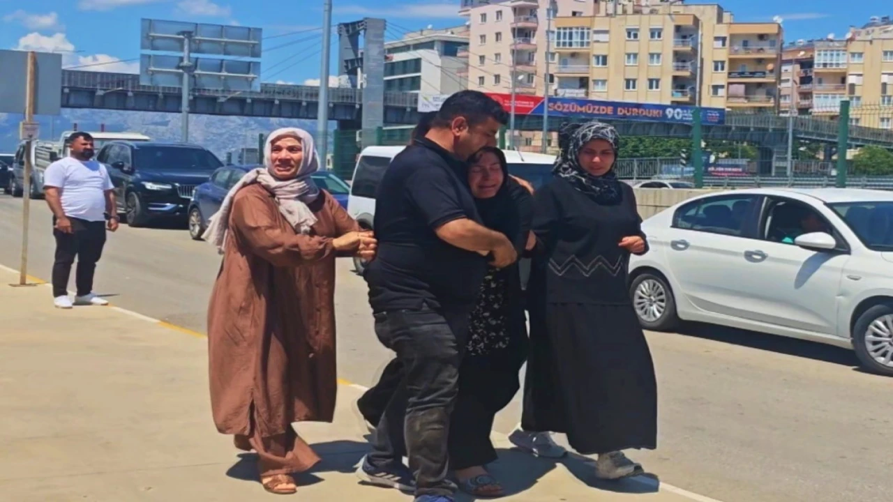 Bayram ziyaretinden dönen 16 yaşındaki çocuğun hayatını kaybettiği kazanın güvenlik kamerası ortaya çıktı