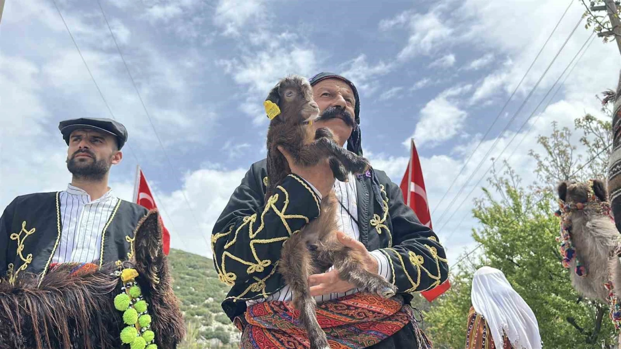 Burdurda temsili Yörük Göçü, renkli görüntülere sahne oldu