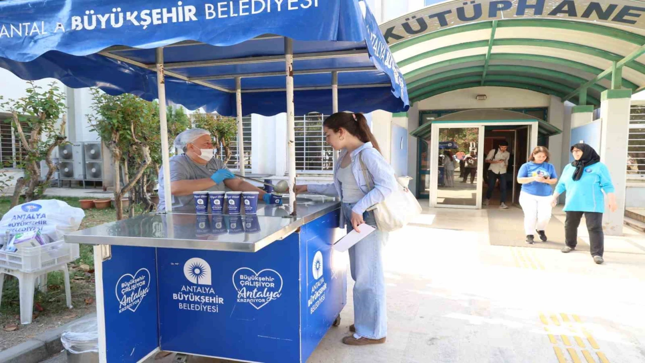 Büyükşehirden üniversite öğrencilerine final haftası boyunca sıcak çorba ikramı