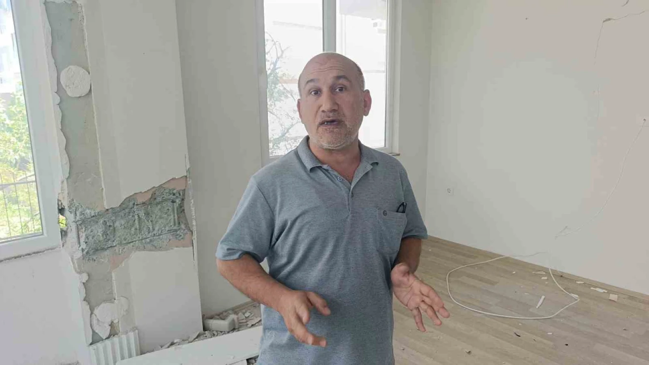 Çatlaklardan ışık görülen apartmanda korku dolu yaşam