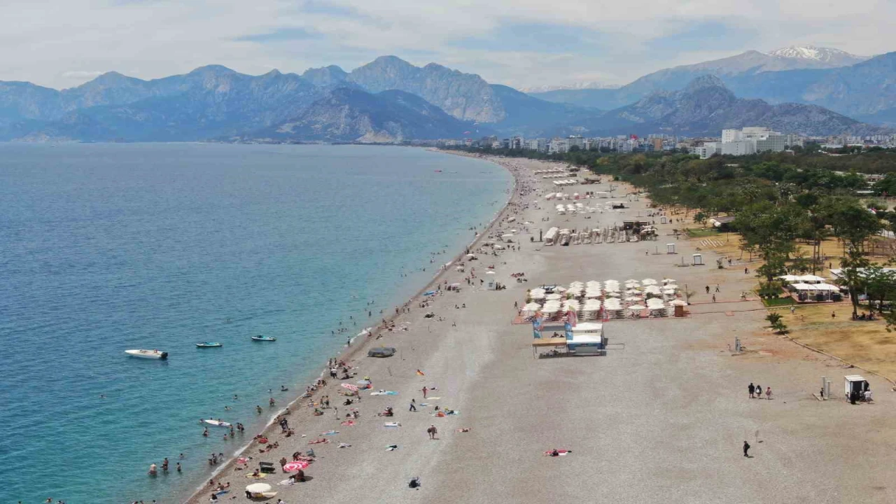 Dünyaca ünlü sahil 19 Mayısta doldu taştı