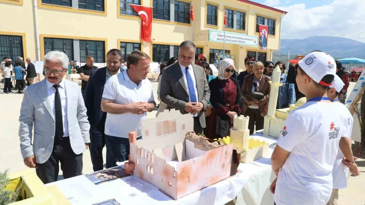Genç kâşifler Mutta sahne aldı: 19 proje ilgi gördü
