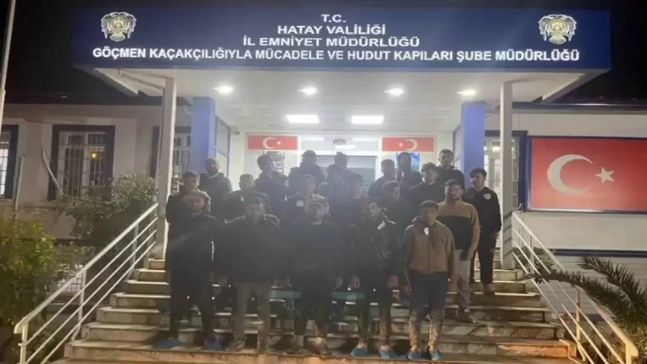 Hatayda 19 göçmen yakalandı, organizatör 2 sürücüye 350 bin TL ceza uygulandı