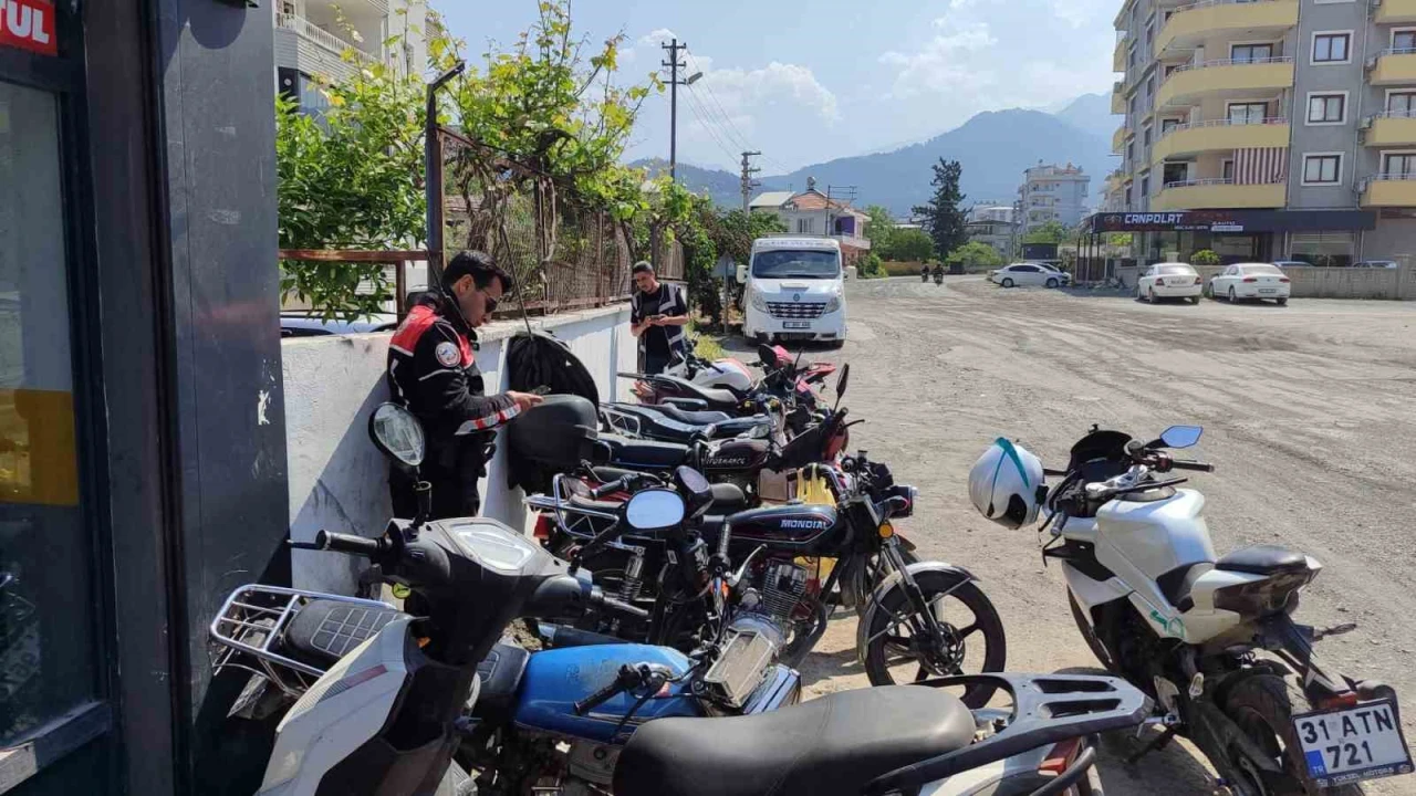 Hatayda motosiklet tamircileri ile yedek parça satıcıları denetlendi