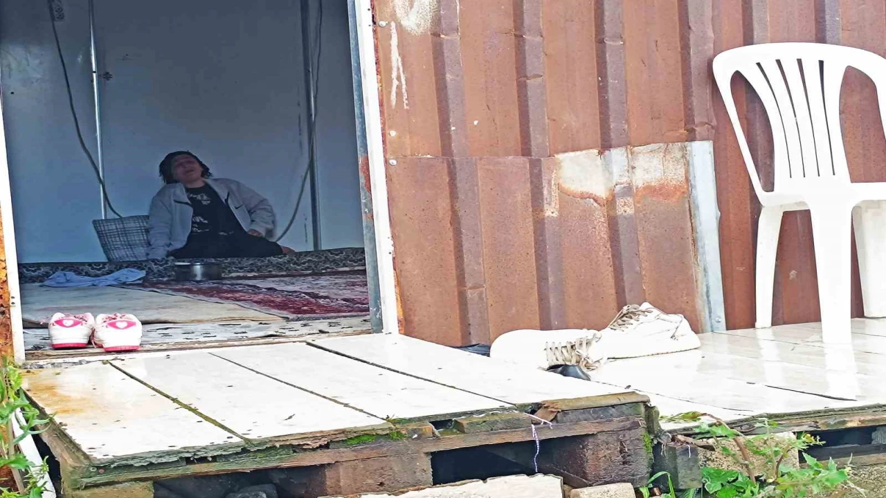 Hataydaki heyelanda evlatlarını kaybeden acılı anne, çocuklarını daha güvenli olduğu için kızının evine göndermiş