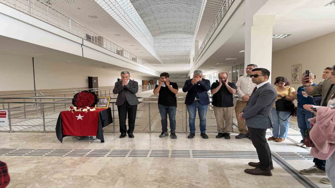 Hayatını kaybeden Ali Özer için üniversitede anma programı düzenlendi