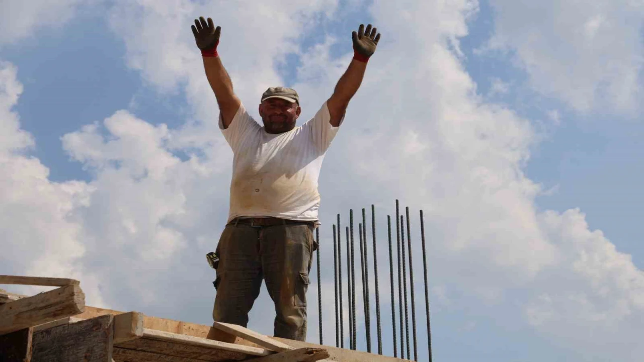 İnşaat işçileri 1 Mayısta da mesai yaptı