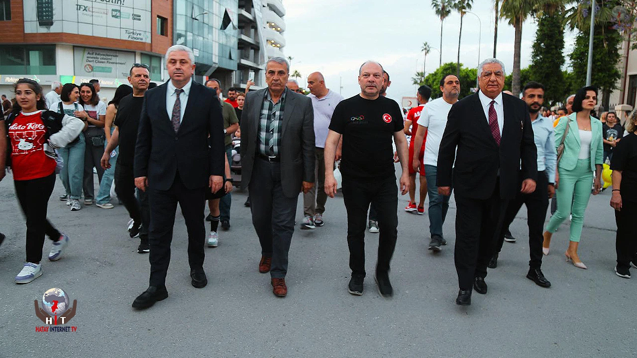 İSKENDERUN’DA 19 MAYIS COŞKUSU FENER ALAYIYLA TAÇLANDIRILDI