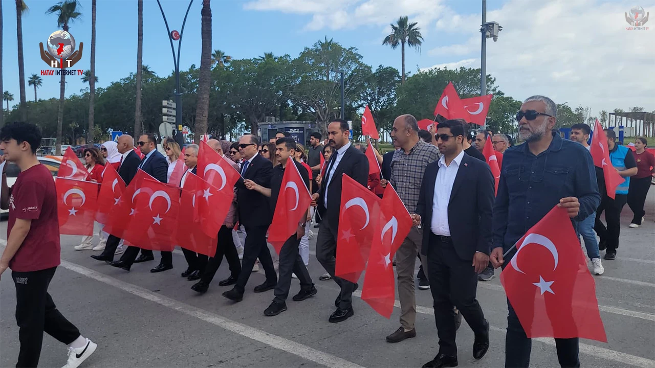 İSKENDERUN’DA GENÇLİK HAFTASI YÜRÜYÜŞLE BAŞLADI