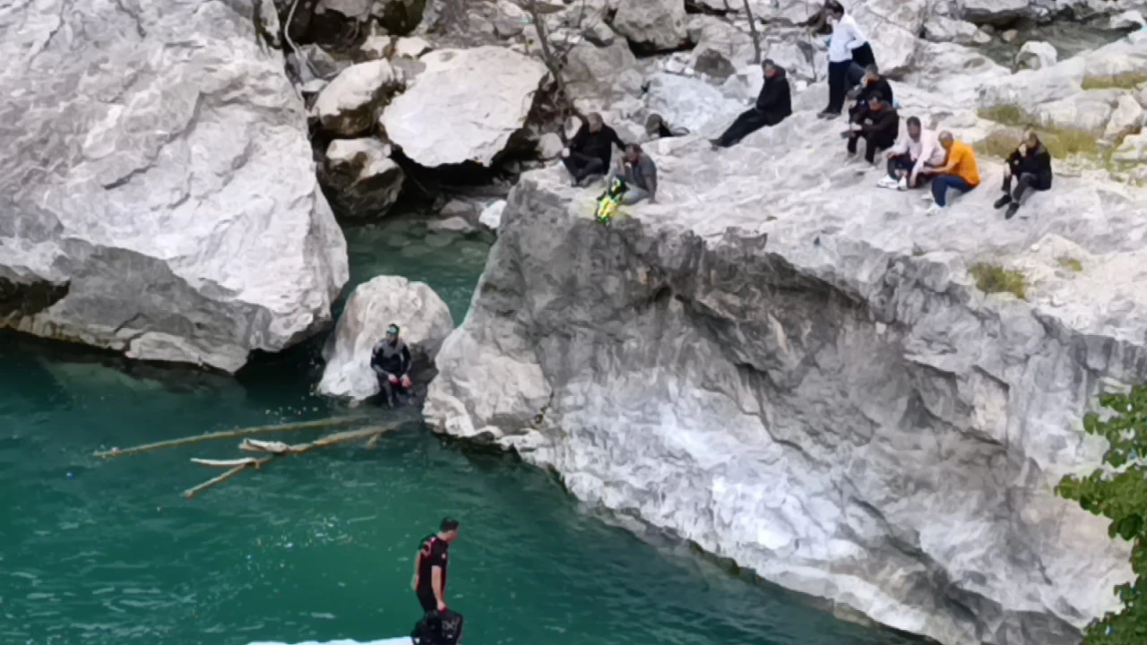 Kahramanmaraşta nehirde kaybolan şahıs için arama çalışmaları sürüyor