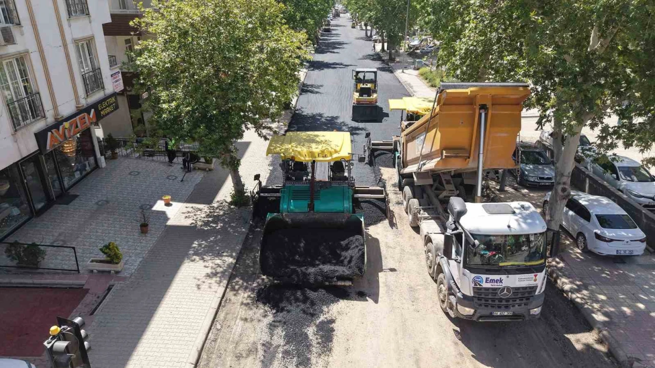 Kahramanmaraşta yollar asfaltlanıyor