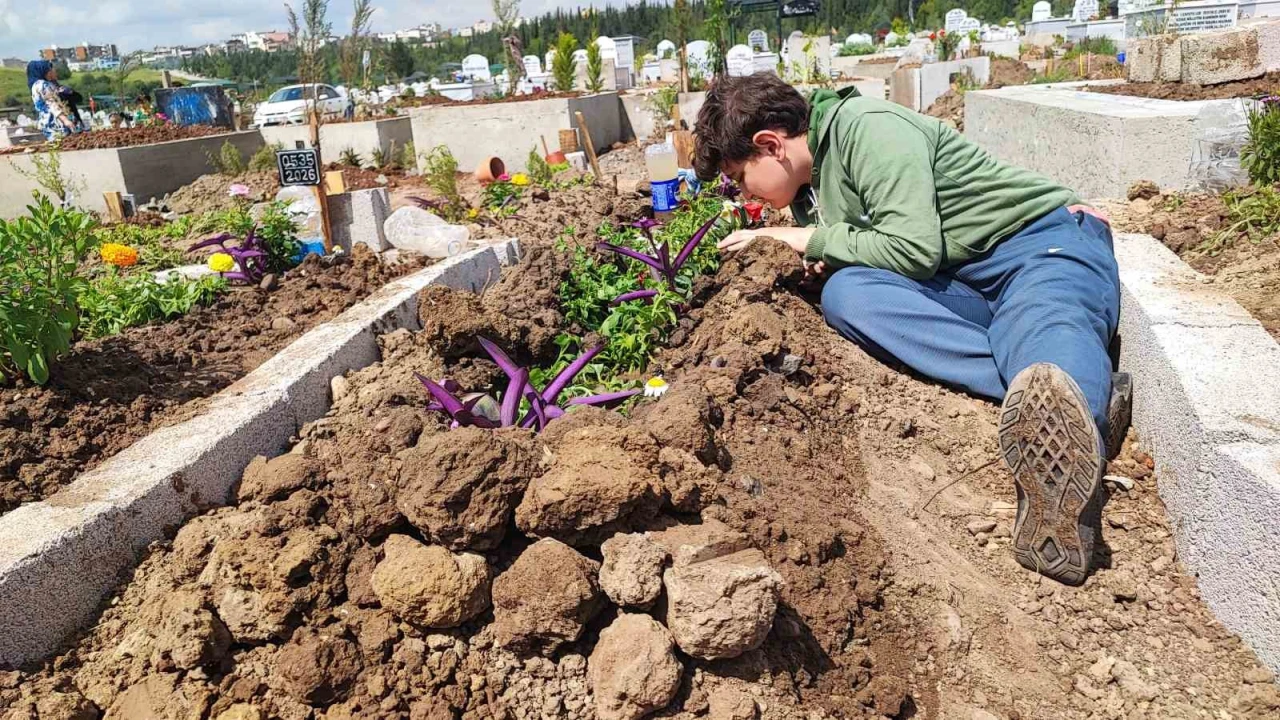 Kalp krizi vakasına giden ambulansın anahtarı kayboldu, çağrılan ikinci ambulansla götürüldüğü hastanede öldü
