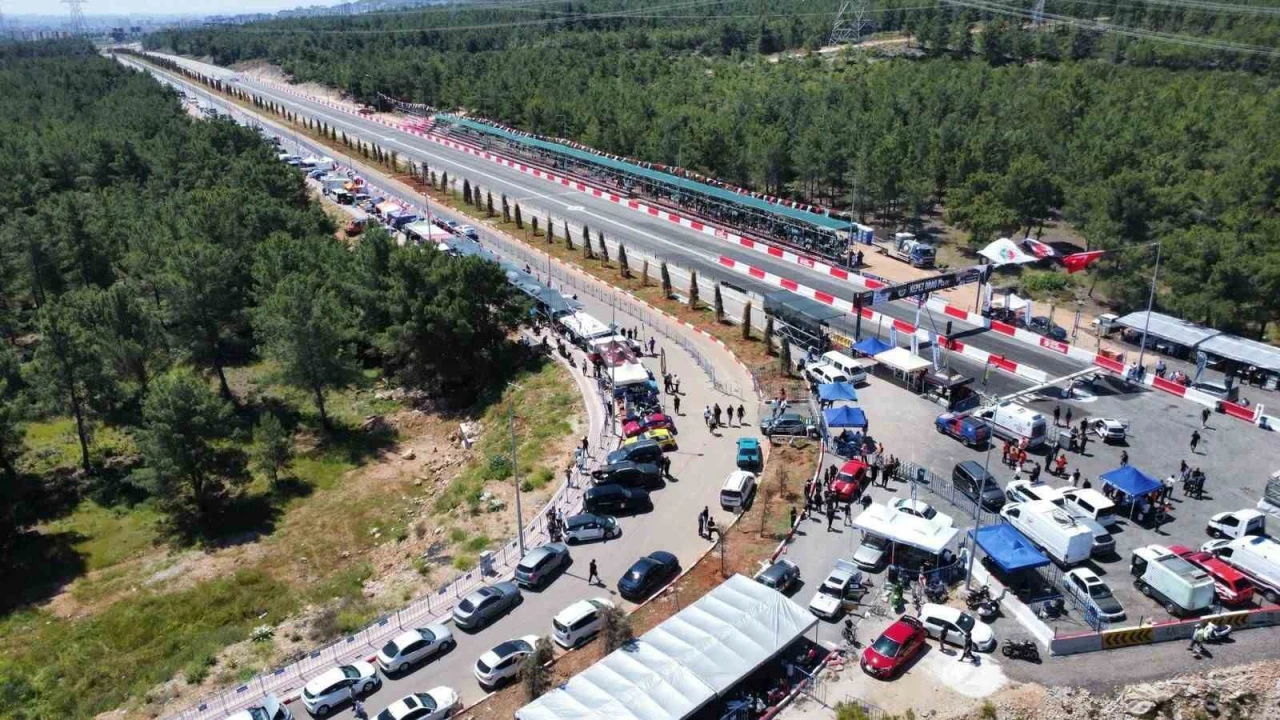 Kepezde oto drag heyecanı başladı
