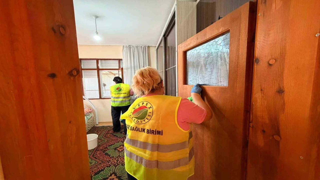 Kepezde şehit ve gazi evlerinde bayram temizliği