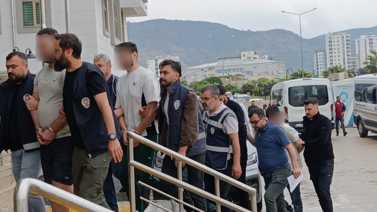 Kozanda 5 cinayet şüphelisi adliyeye sevk edildi