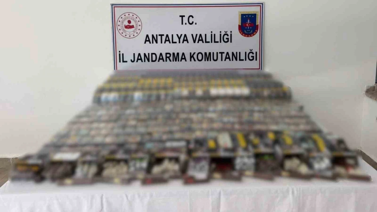Manavgatta 5 bin paket kaçak sigara ele geçirildi
