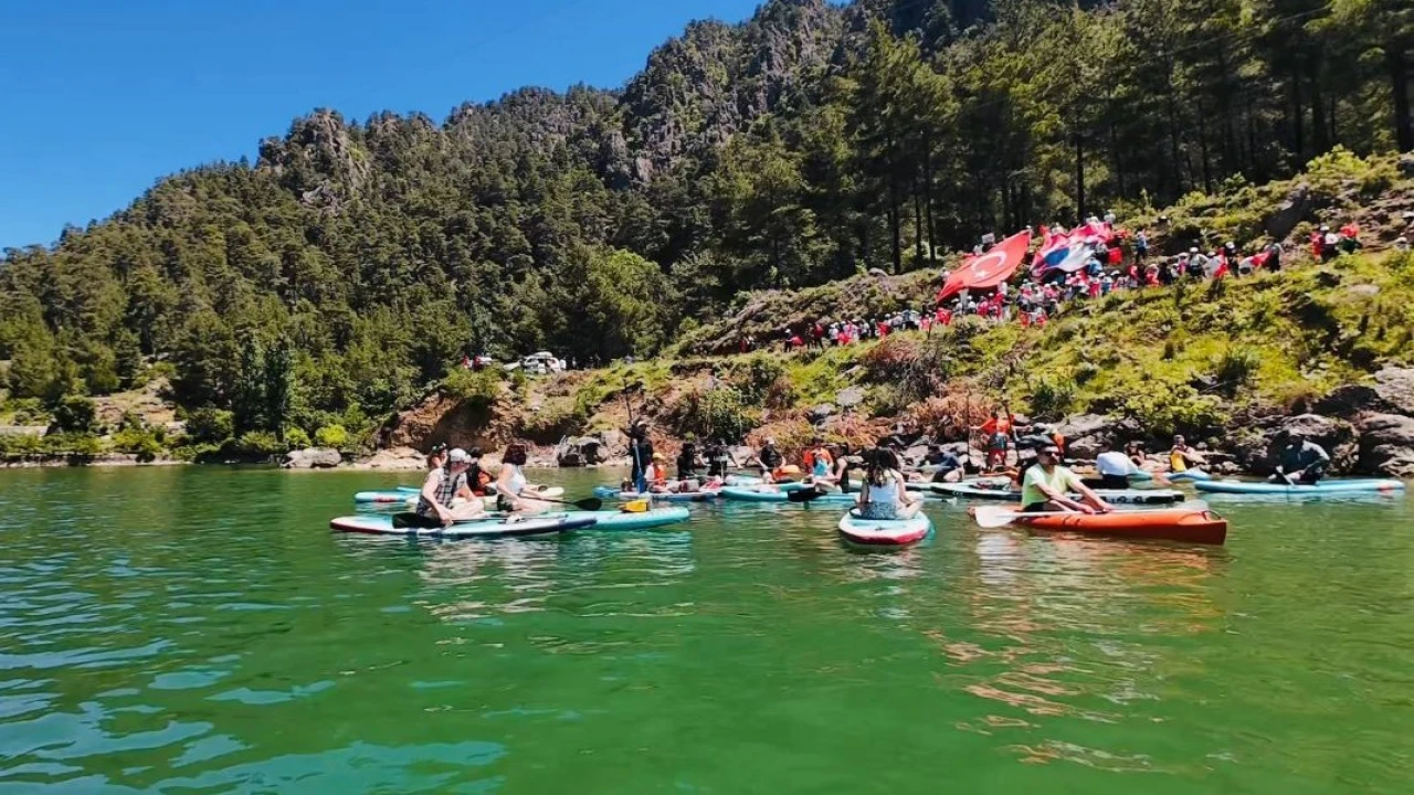 Maviyle yeşilin buluştuğu Burdurda doğa ve su sporları etkinliği