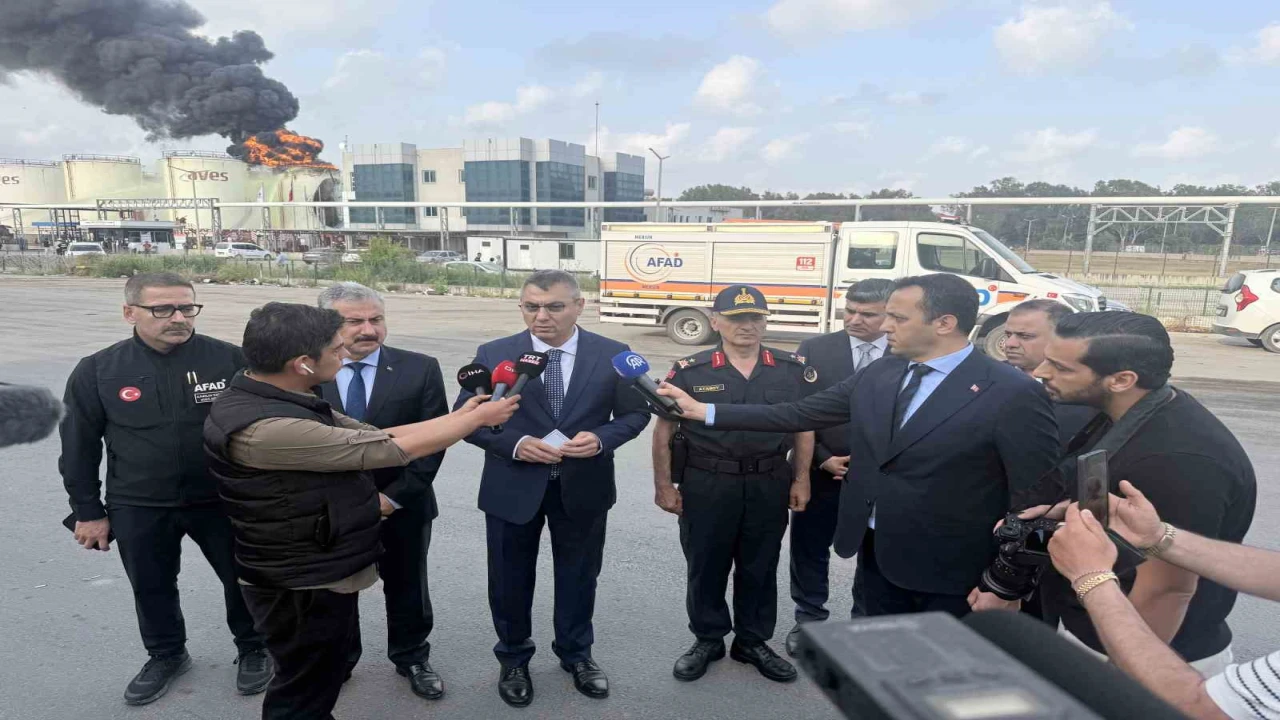 Mersin Valisi Toros: Önceliğimiz yangının diğer tanklara sıçramasını önlemek