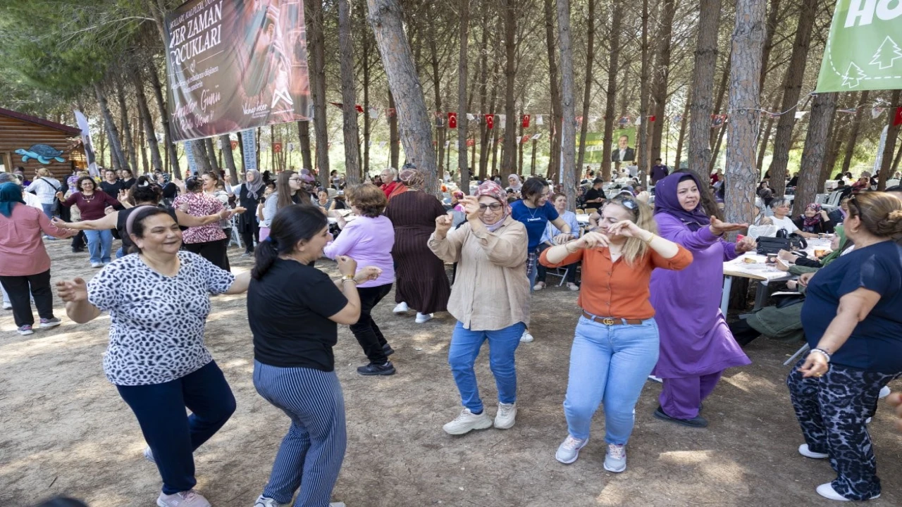 Mersinde anneler günü şenlik havasında geçti