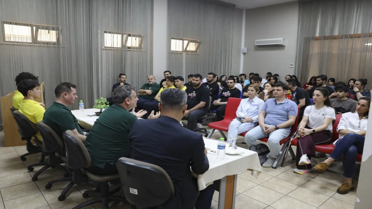 Mersinde basketbol altyapısında gelişim paneli düzenlendi