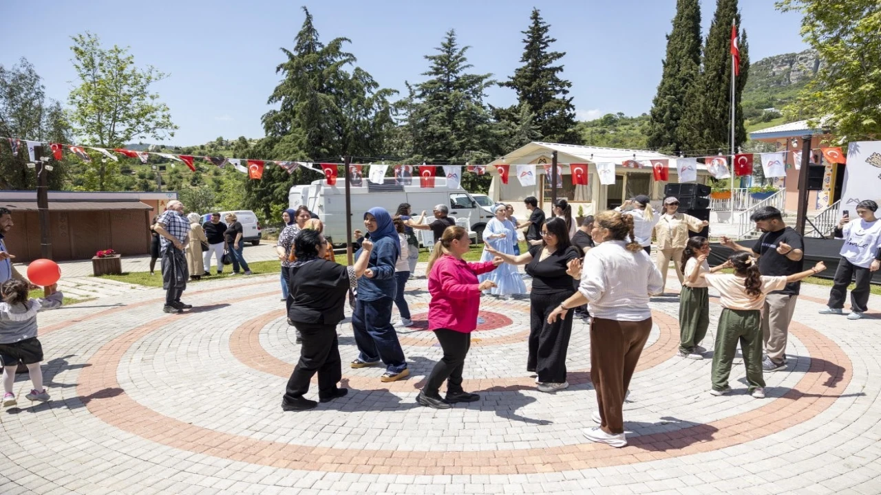 Mersinde çölyaklı bireyler farkındalık etkinliğinde buluştu