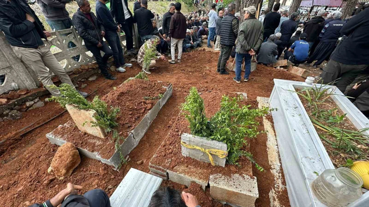 Mersinde iki kardeşin öldüğü olayda tedavisi tamamlanan anne ile baba taburcu oldu
