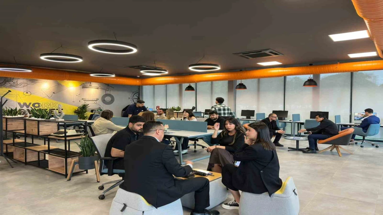 Mersinde iş dünyası ve gençler aynı çatıda buluşuyor