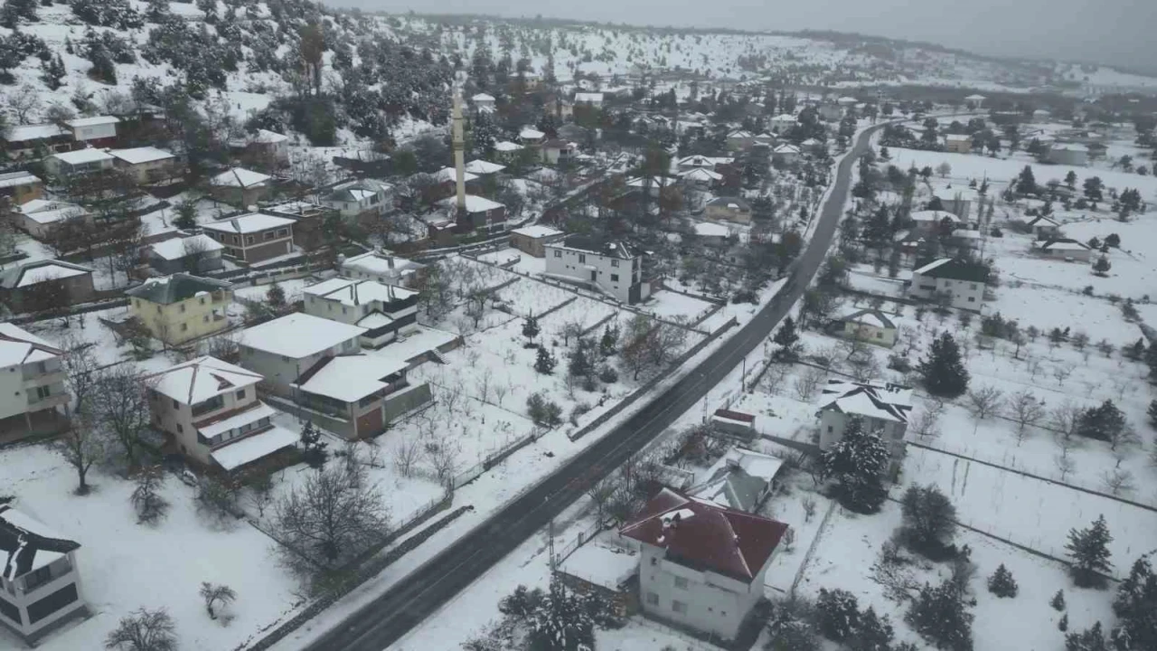Mersinde kar güzelliği dronla görüntülendi