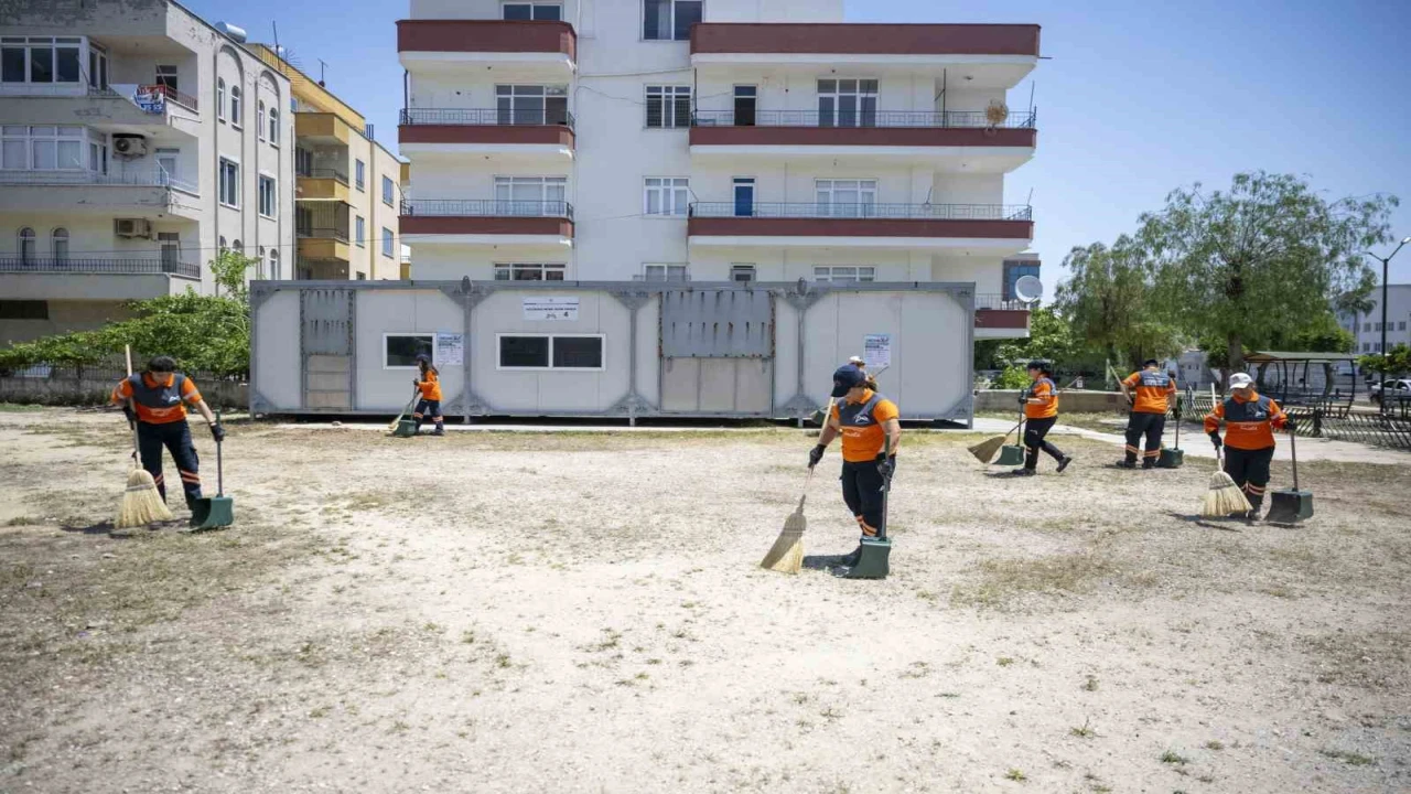 Mersinde kurban kesim alanlarında bayram temizliği