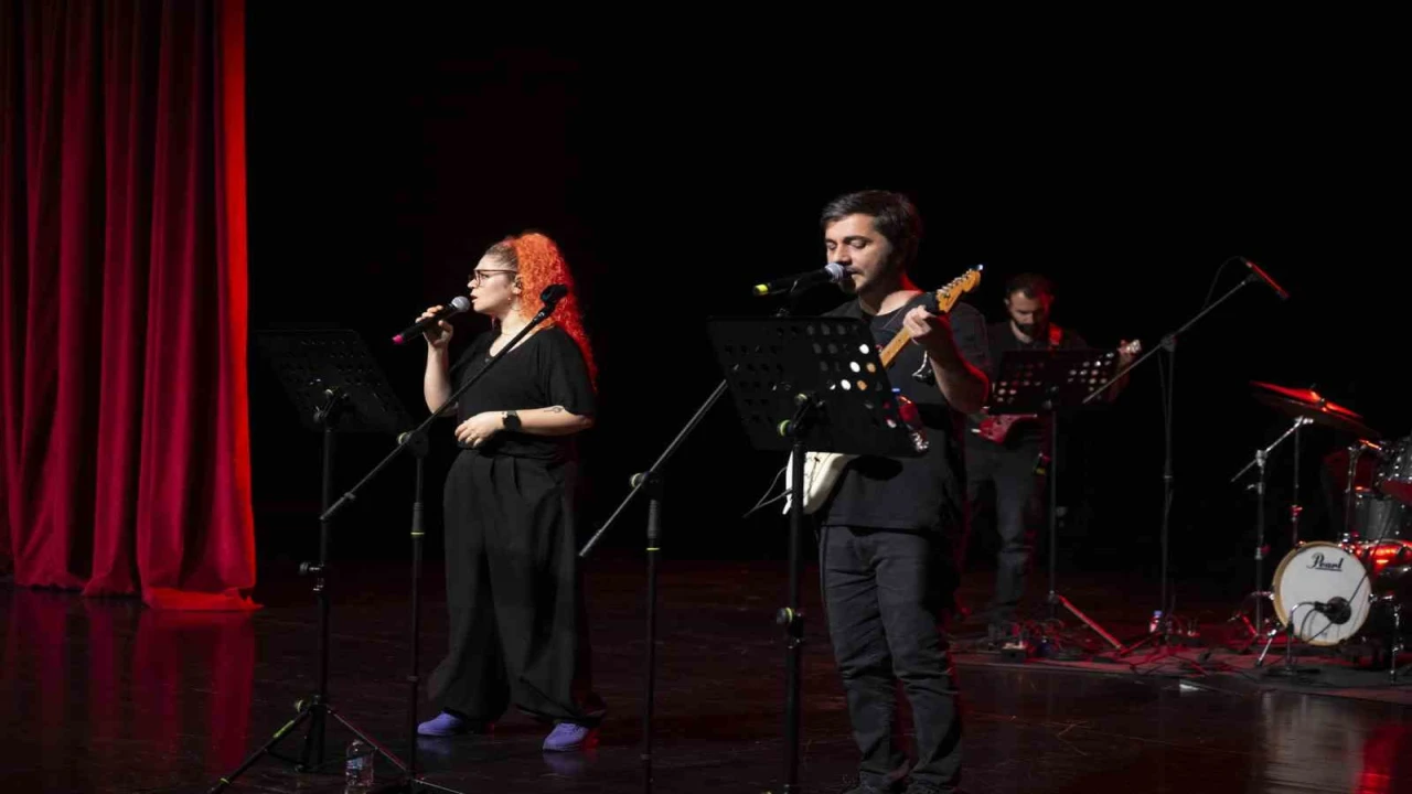 Mersinde LGS öğrencilerine moral konseri