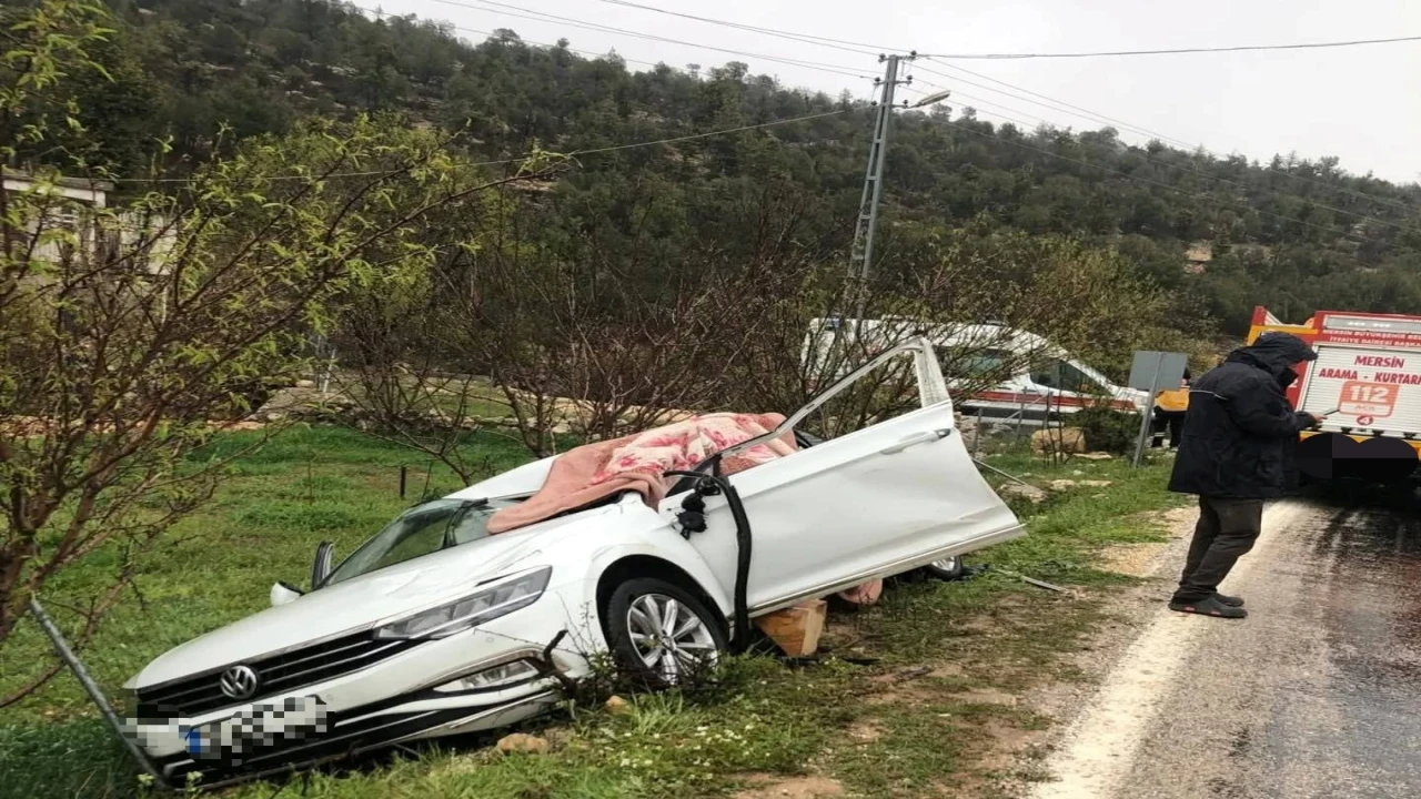 Mersinde otomobil ile tır çarpıştı: 1 ölü, 2 yaralı