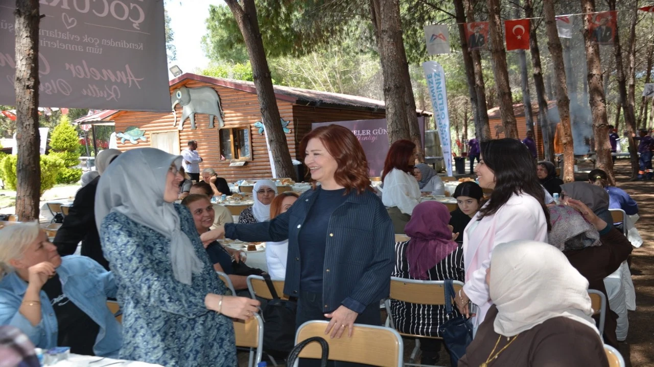 Mersinde şehit annelerine özel program