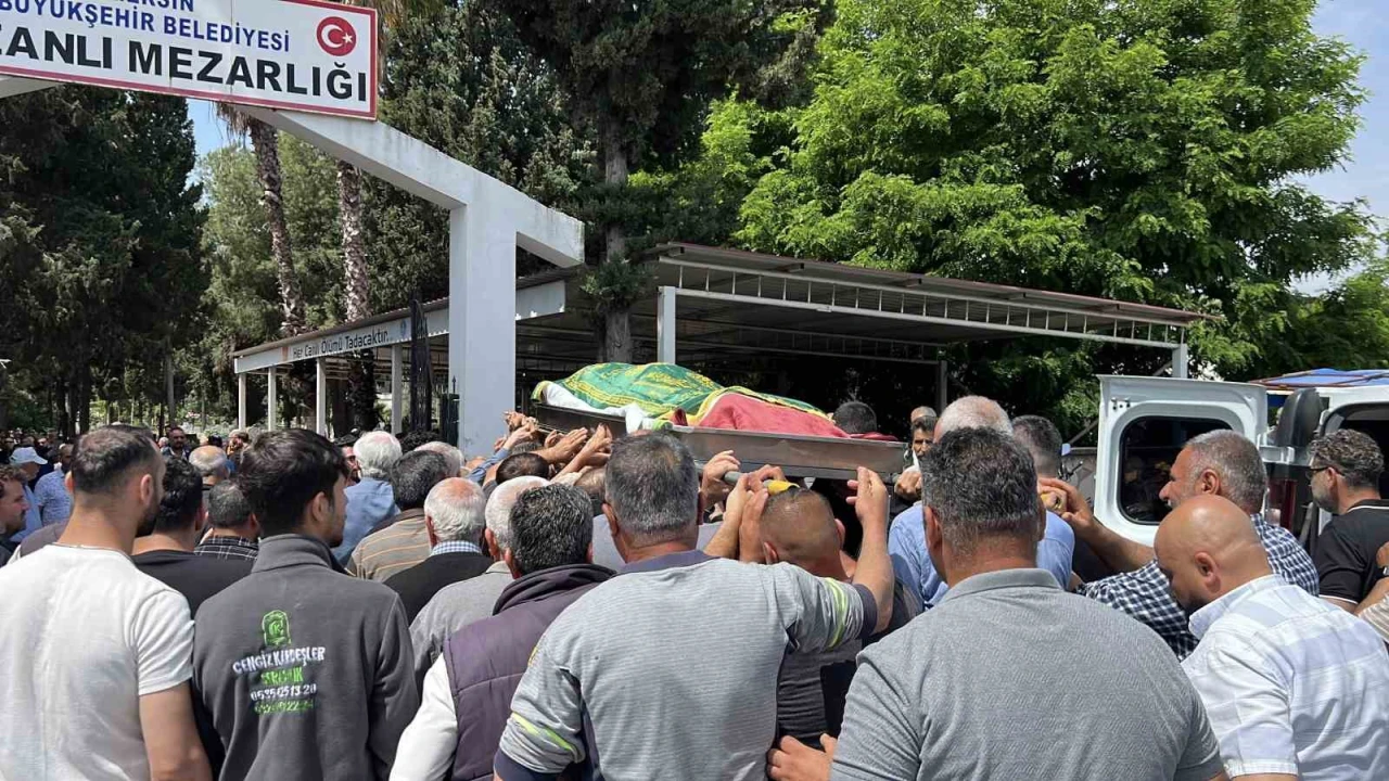 Mersindeki yağ fabrikasındaki patlamada ölen işçi toprağa verildi