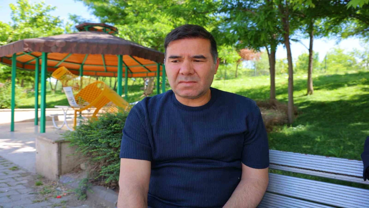 Okul saldırısında ağır yaralanan Mustafanın babası, Elinden tutup eve götürmeyi düşünüyoruz