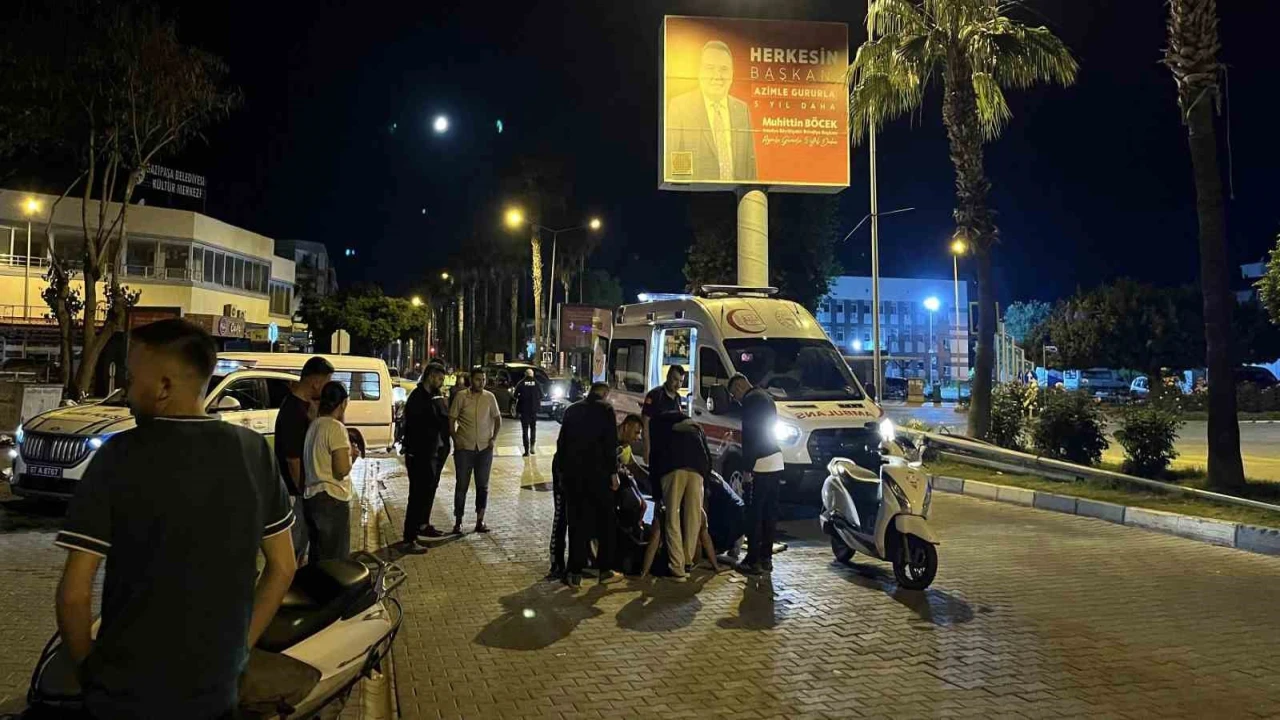 Ön tekeri patlayan motosikletin sürücüsü yola savrularak ağır yaralandı