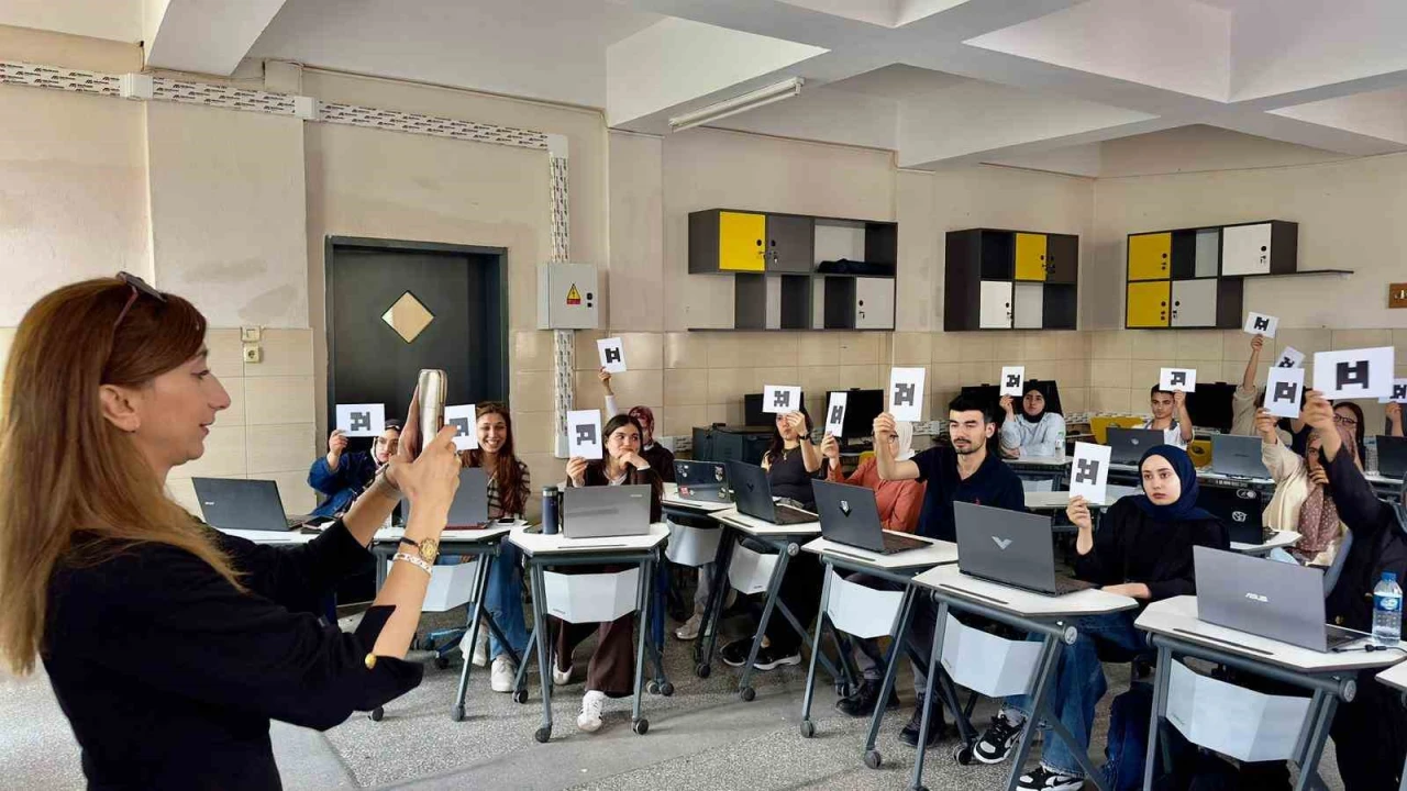 Osmaniyede gençler yapay zeka eğitimiyle geleceğe hazırlandı