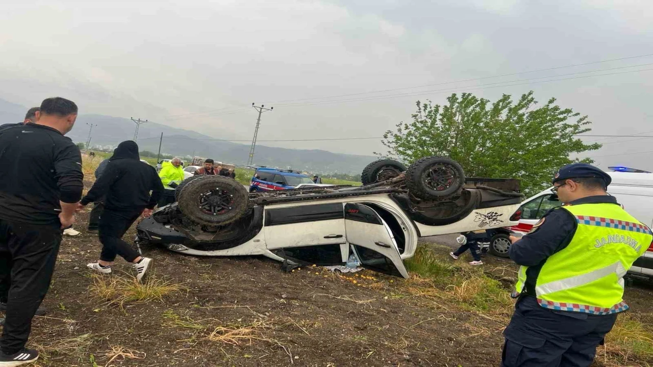 Osmaniyede kontrolden çıkan otomobil tarlaya devrildi: 1 yaralı